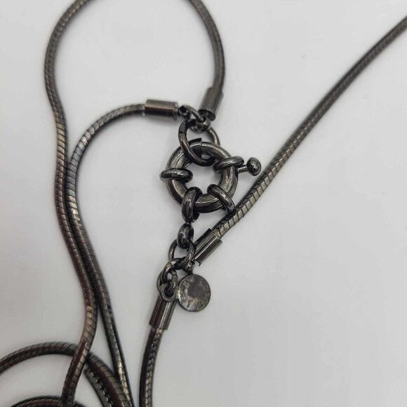 J Crew Gunmetal Snake Chain Long Bow Double Strand Necklace  NWOT! - Picture 2 of 9